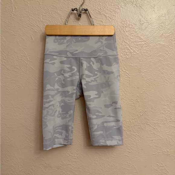 Lululemon Athletica shorts - Picture 3 of 8